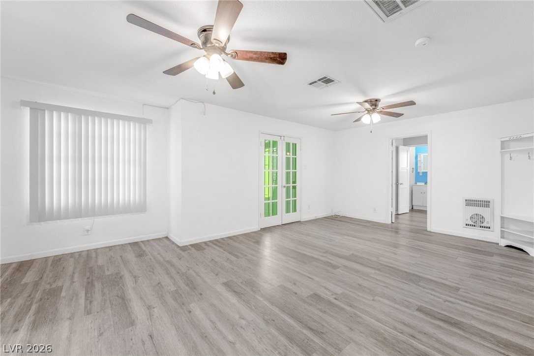 1021 Griffith Ave - Photo 4 of 20