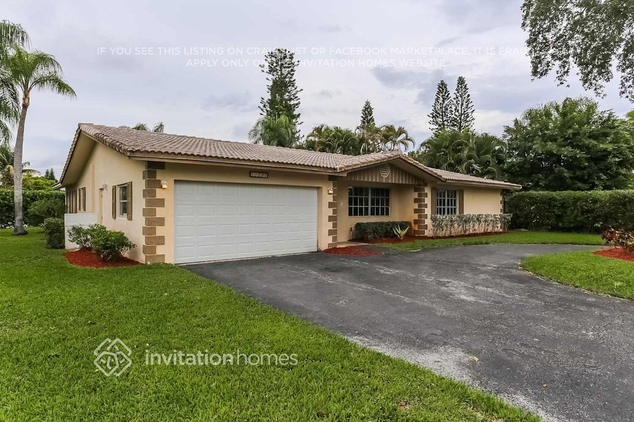 11090 Glenwood Dr - Photo 3 of 12