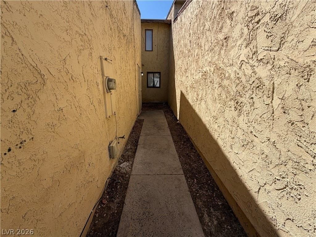 1215 Mews Ln - Photo 4 of 23