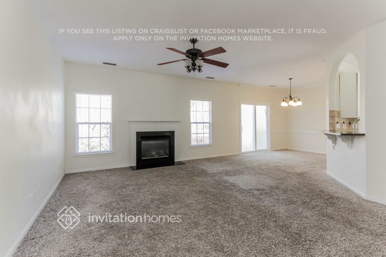6894 Fenwick Dr - Photo 2 of 9