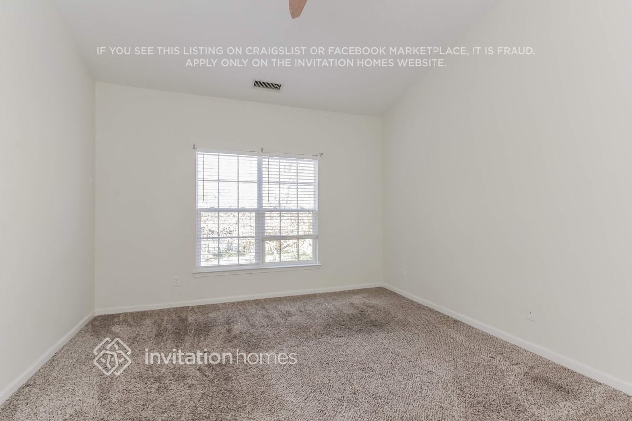 6894 Fenwick Dr - Photo 4 of 9