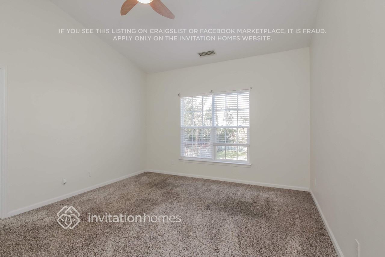 6894 Fenwick Dr - Photo 5 of 9