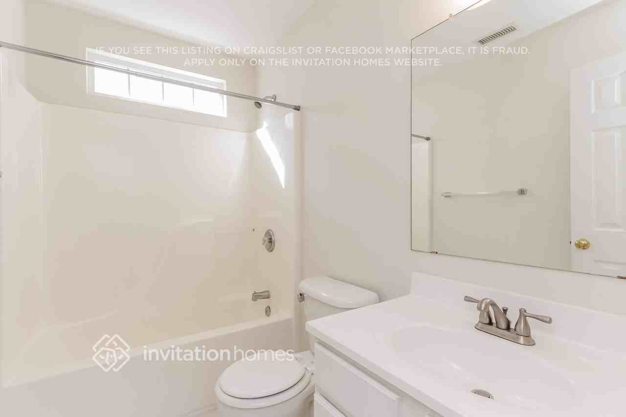 6894 Fenwick Dr - Photo 7 of 9