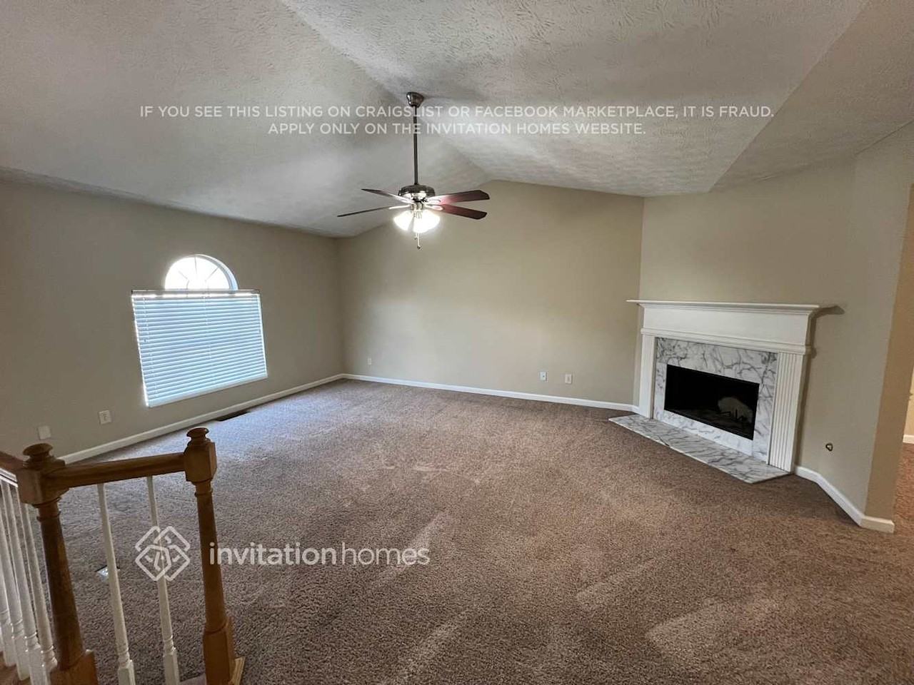 842 Stonebridge Cres - Photo 3 of 13