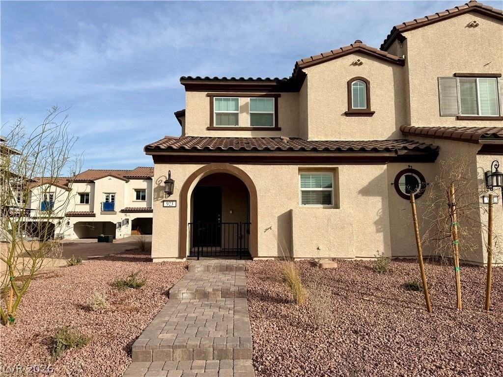 923 Jigglypuff Pl - Photo 2 of 26