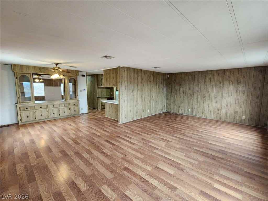 1111 W Hardy Ln - Photo 2 of 38