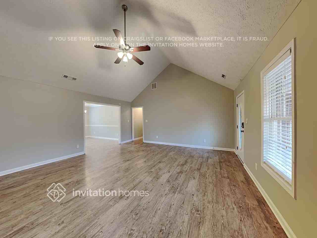 472 Freedom Dr - Photo 4 of 19