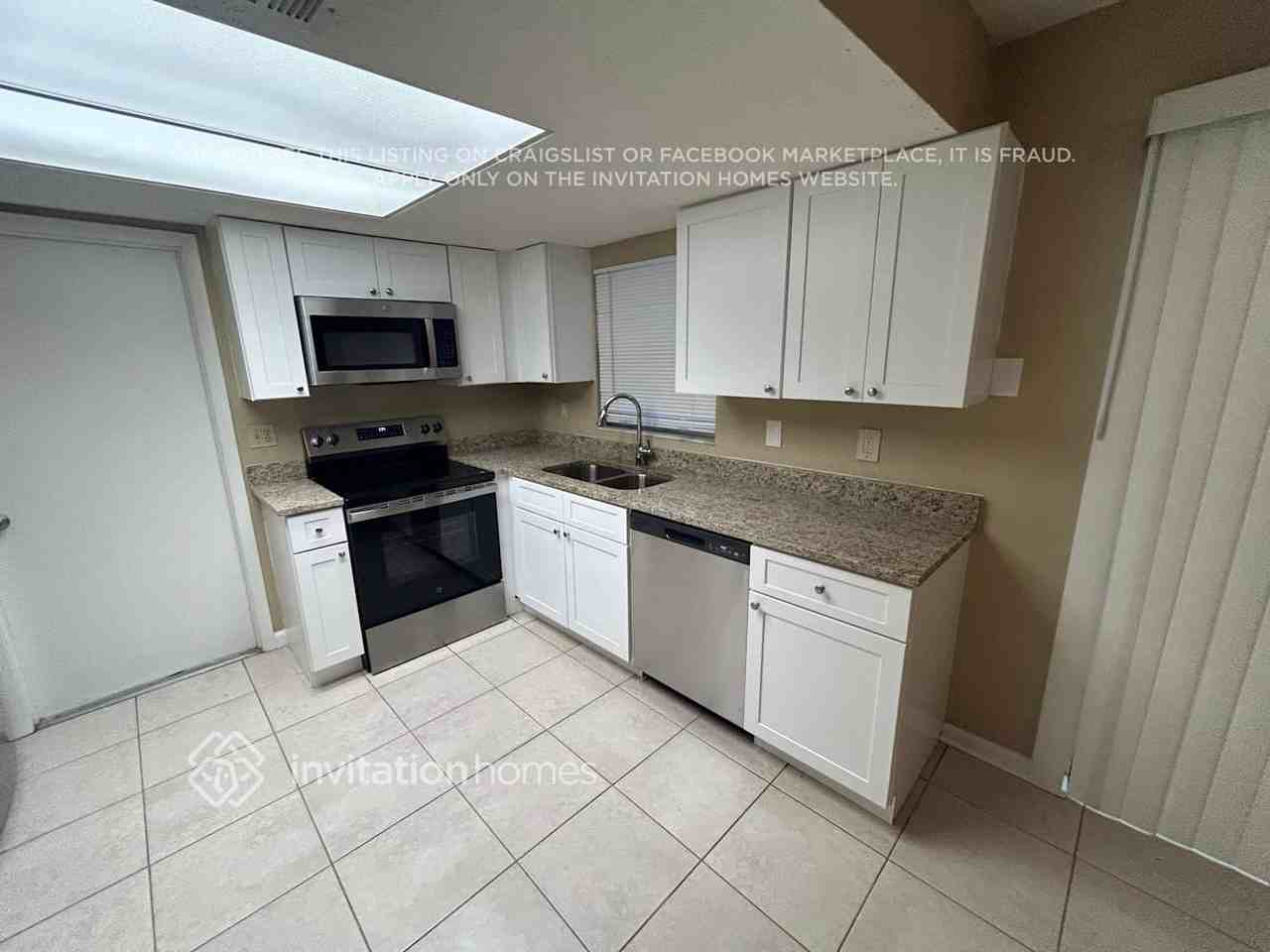 4402 Presidential St - Photo 4 of 13