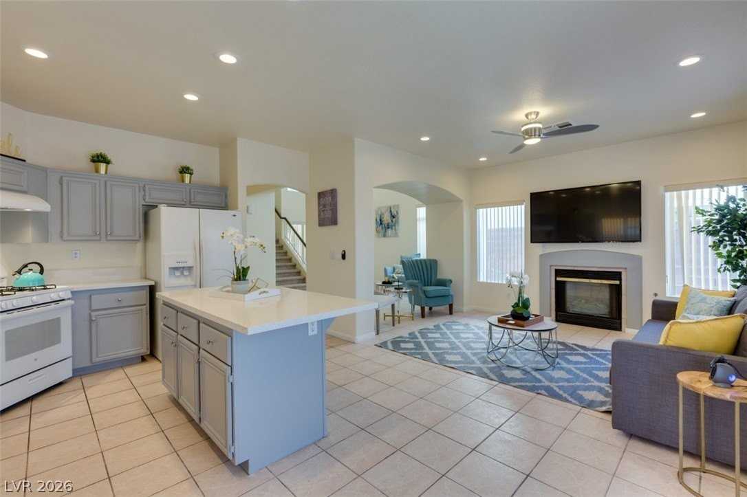 7886 Blue Brook Dr - Photo 6 of 29