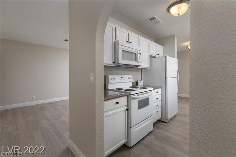 1814 N Decatur Blvd #202 - Photo 2 of 16