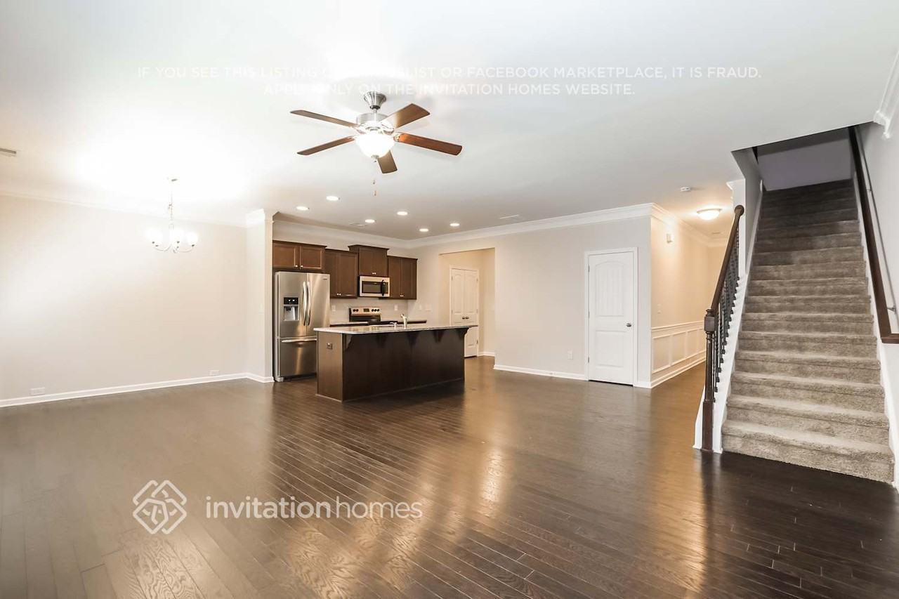 255 Green Bridge Ct - Photo 2 of 16