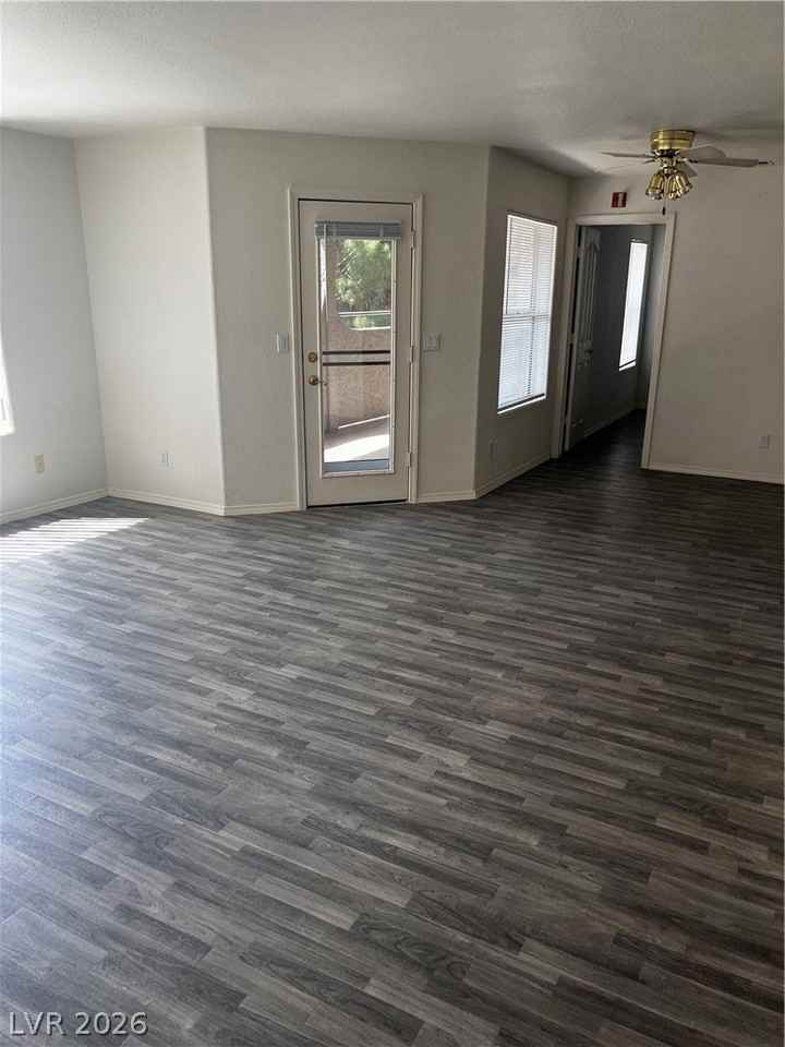 701 Capri Dr #11B - Photo 4 of 26