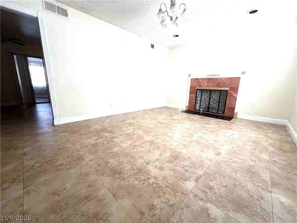 7054 Fenway Ave - Photo 4 of 31