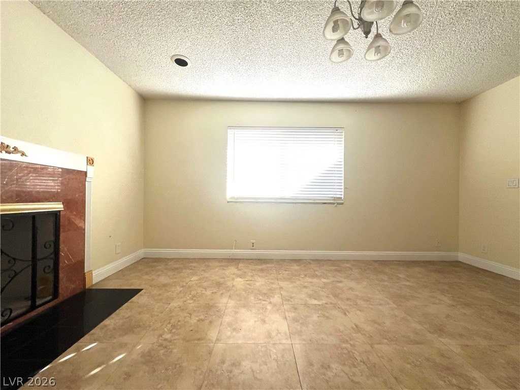7054 Fenway Ave - Photo 5 of 31