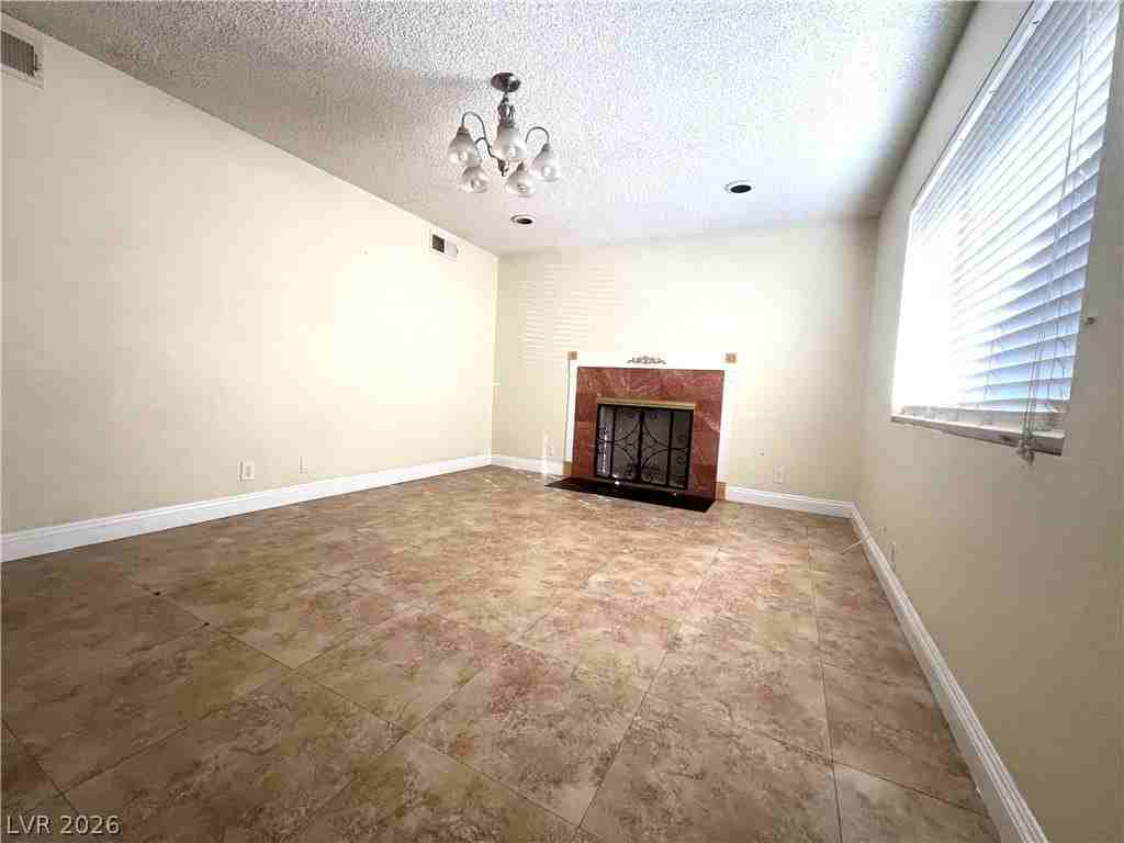 7054 Fenway Ave - Photo 6 of 31