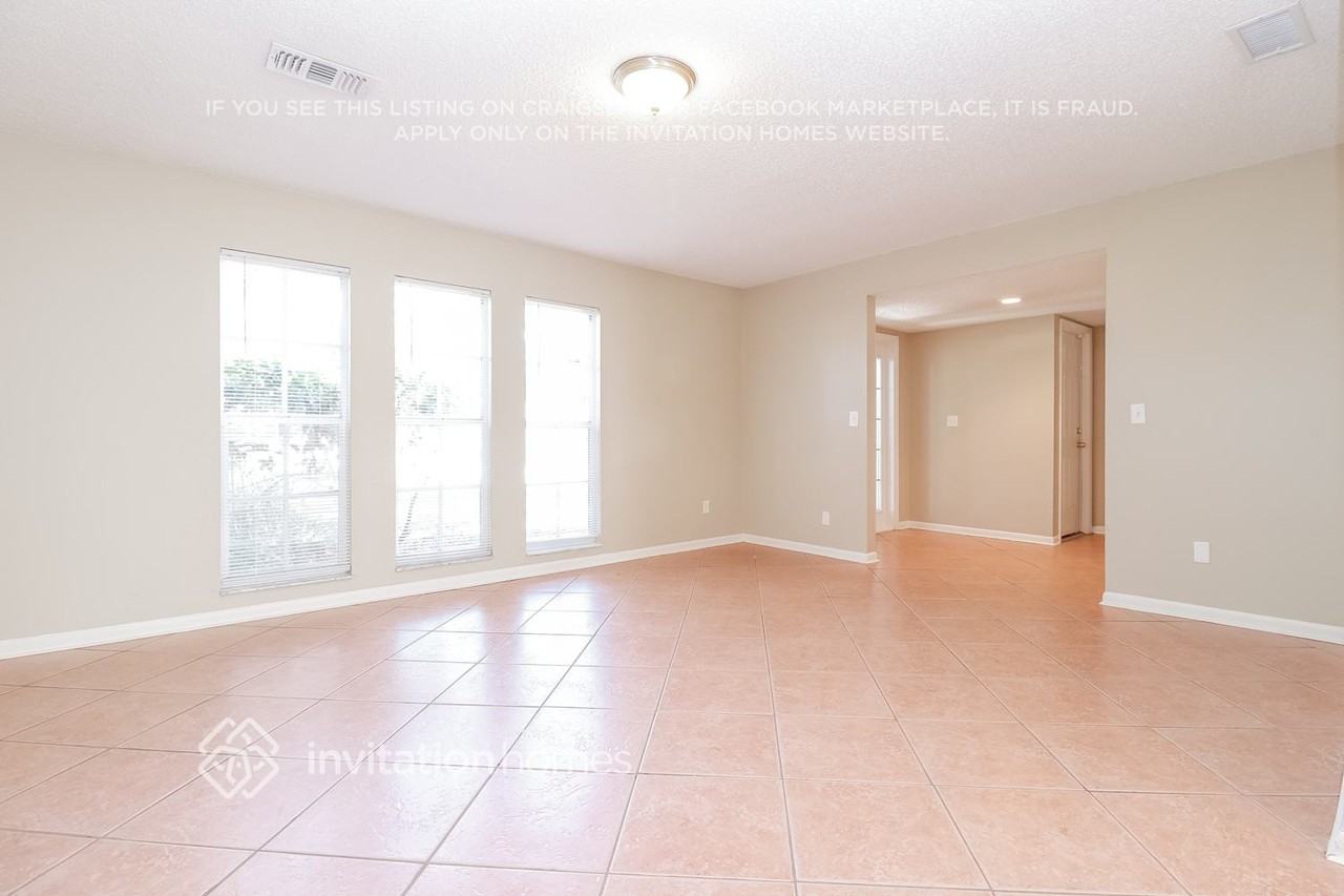 12111 92nd Way - Photo 2 of 22