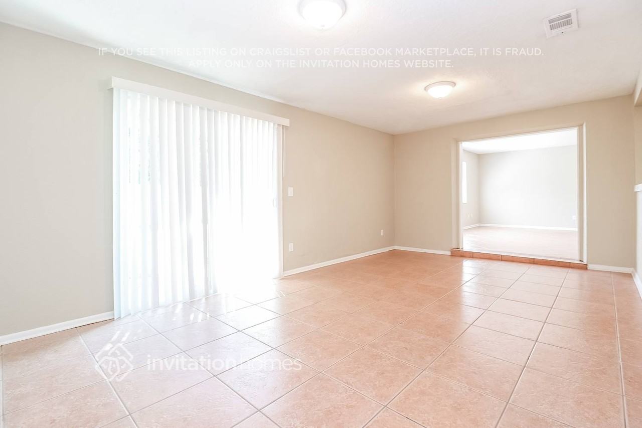 12111 92nd Way - Photo 3 of 22