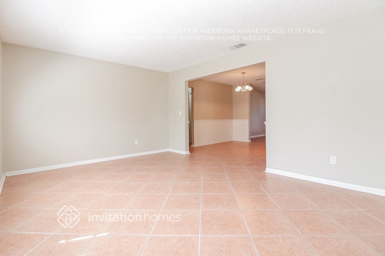 12111 92nd Way - Photo 5 of 22