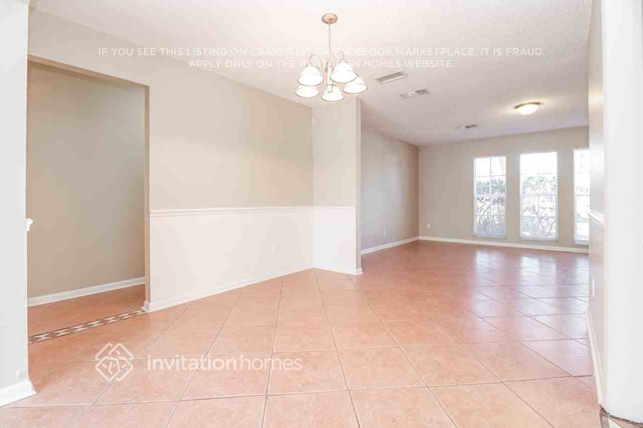 12111 92nd Way - Photo 6 of 22