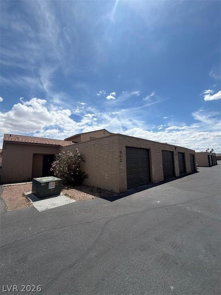 5218 Greene Ln #B - Photo 2 of 9