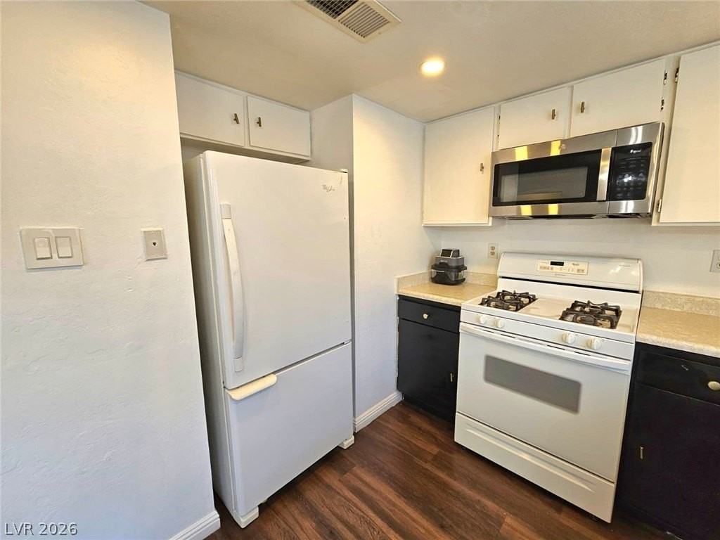 1460 Hialeah Dr #B - Photo 4 of 19