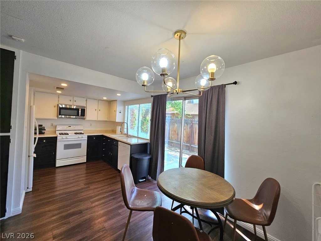 1460 Hialeah Dr #B - Photo 6 of 19