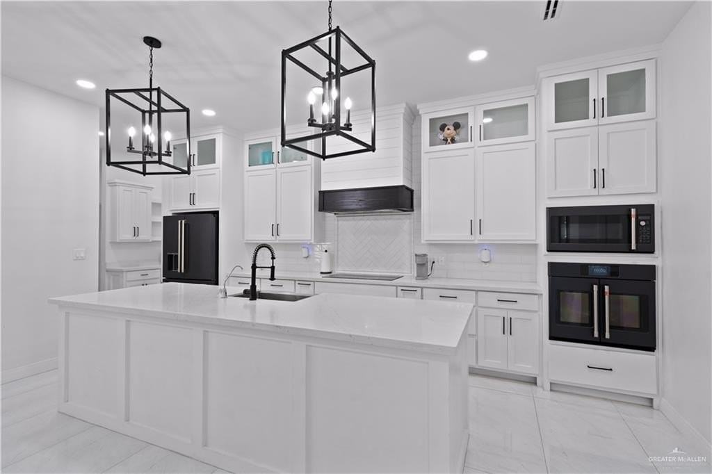1615 Lago Delton - Photo 5 of 23