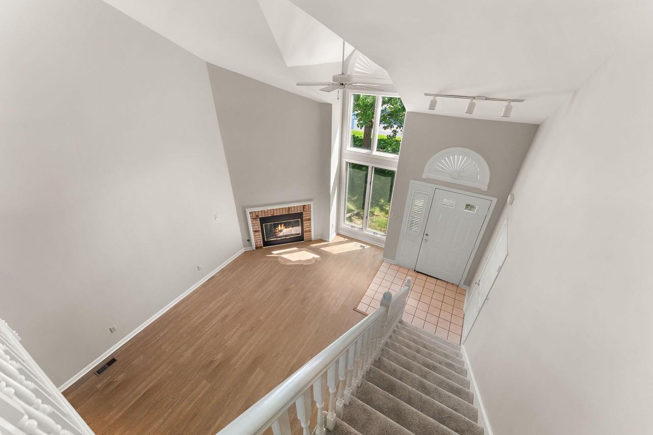 1542 W 93rd Ct - Photo 5 of 25