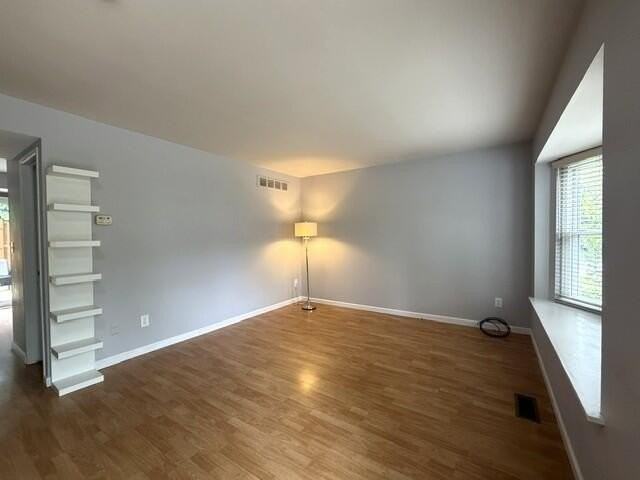 3485 Burbank Dr - Photo 7 of 17