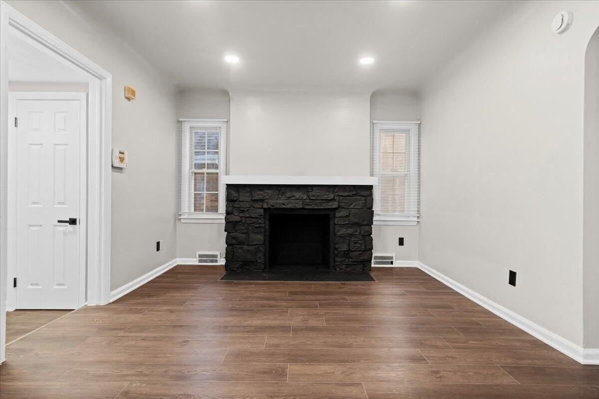 10042 Grayton St - Photo 2 of 24