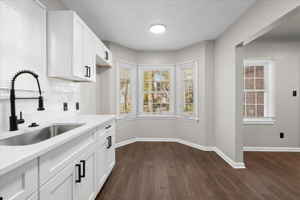 10042 Grayton St - Photo 5 of 24