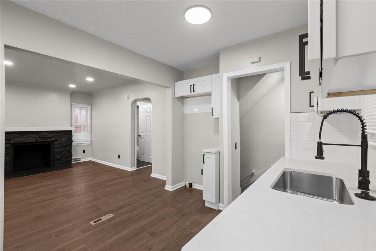 10042 Grayton St - Photo 7 of 24