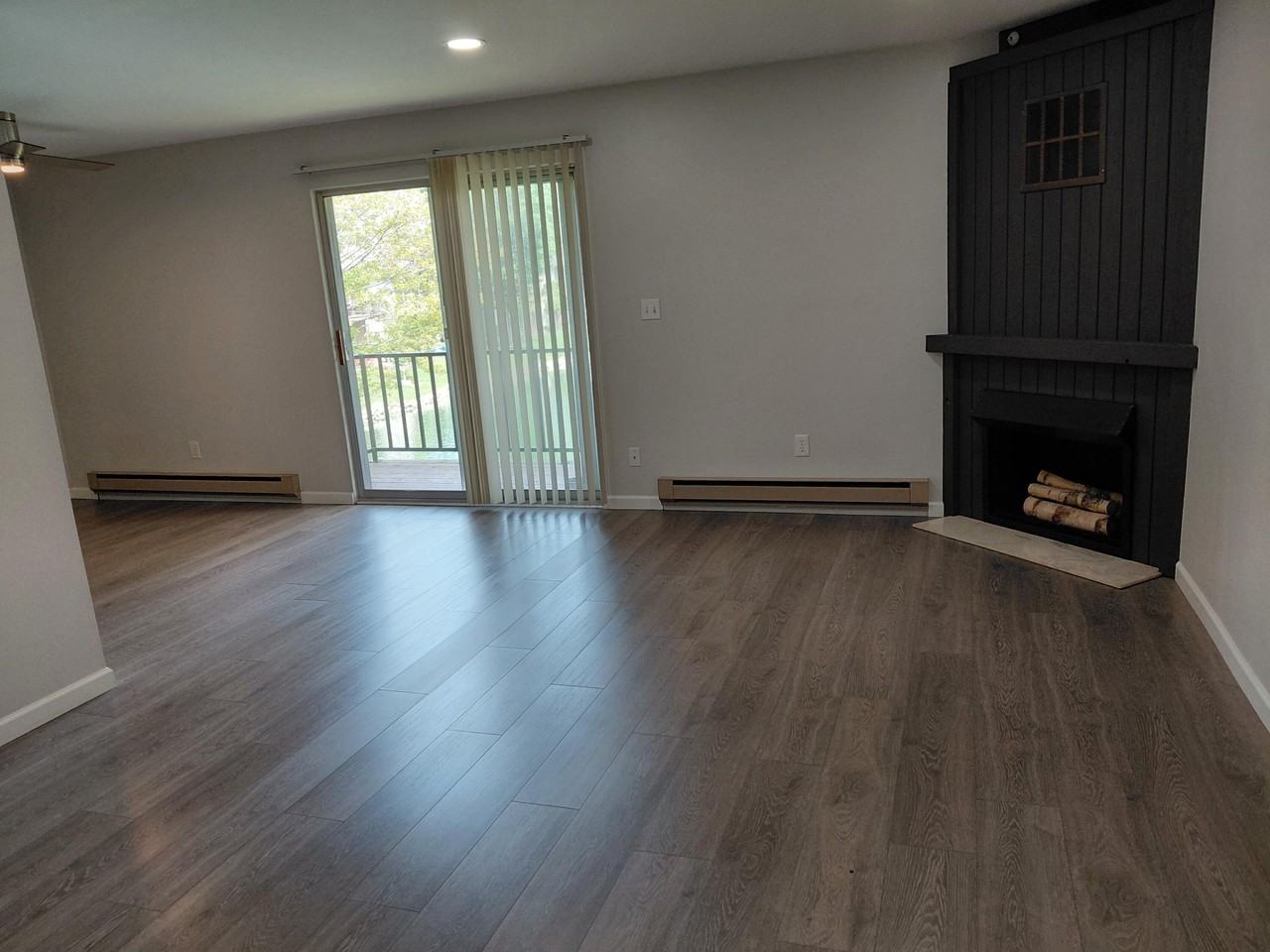 7513 Woodview St - Photo 2 of 15