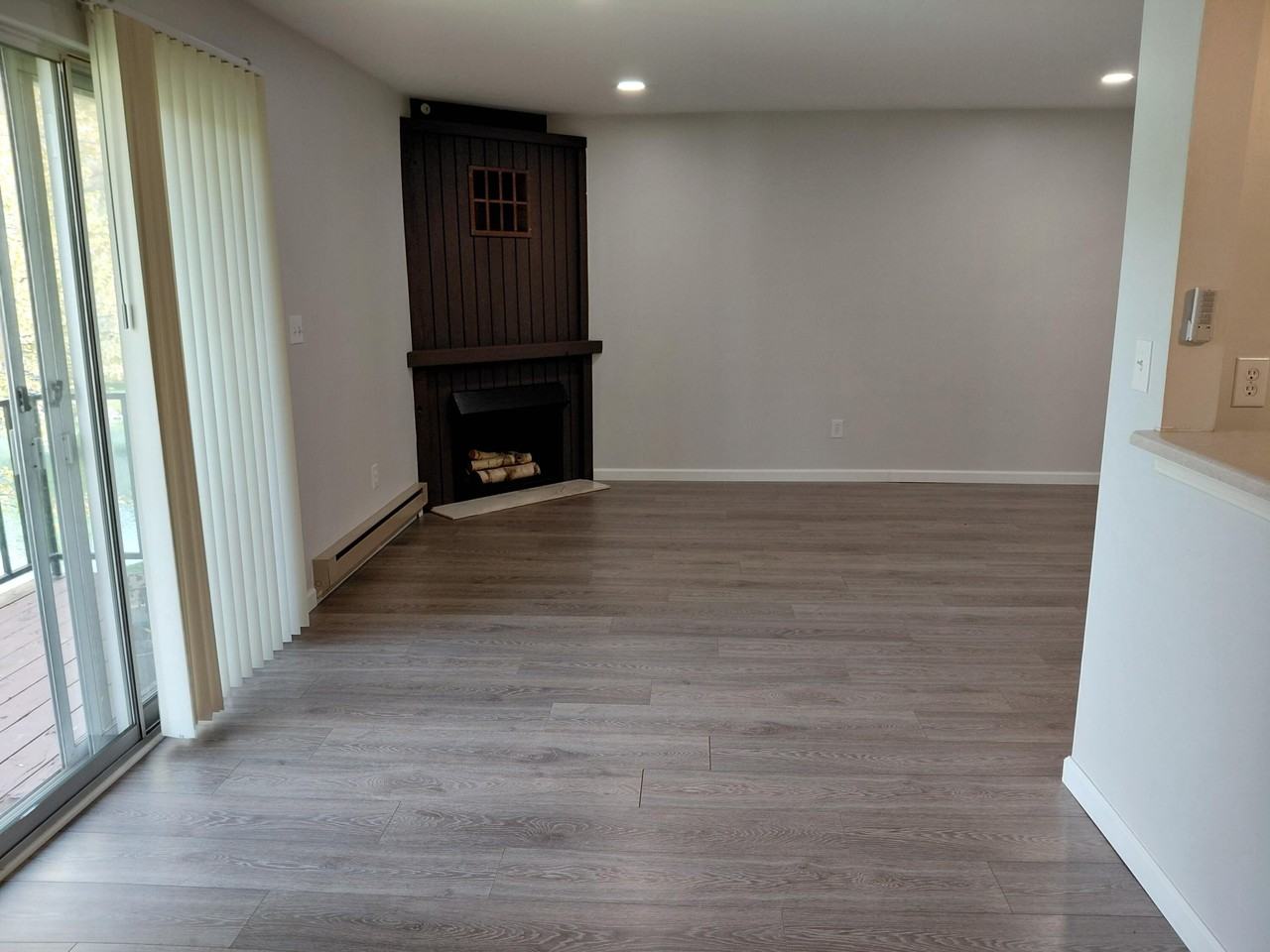 7513 Woodview St - Photo 3 of 15