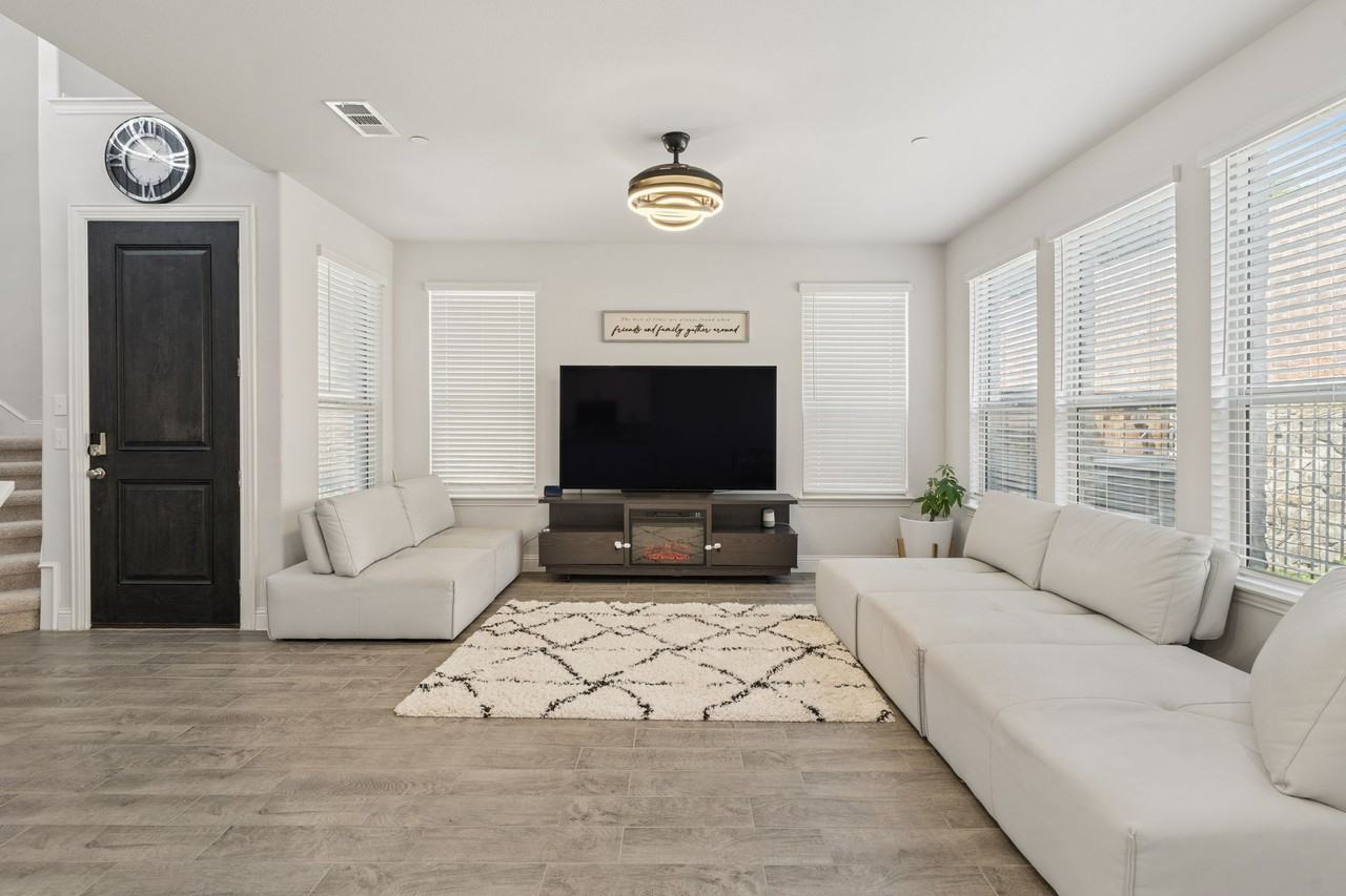201 Tortugas Dr #1 - Photo 6 of 26