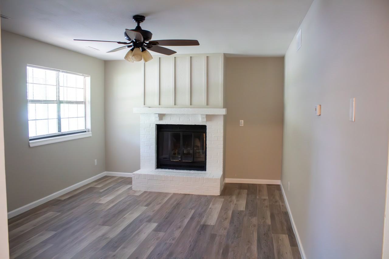 542 N Glacier Dr #1 - Photo 2 of 20
