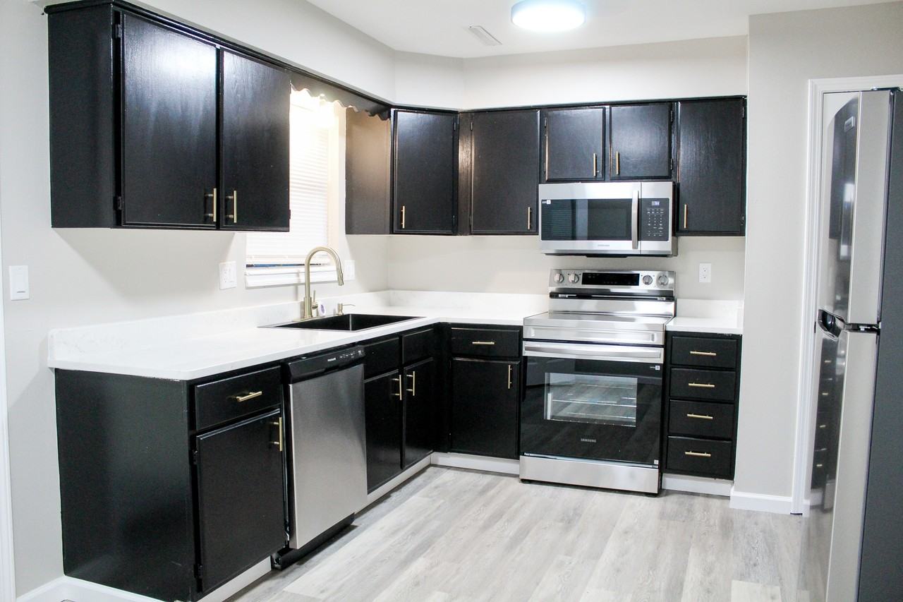 542 N Glacier Dr #1 - Photo 4 of 20