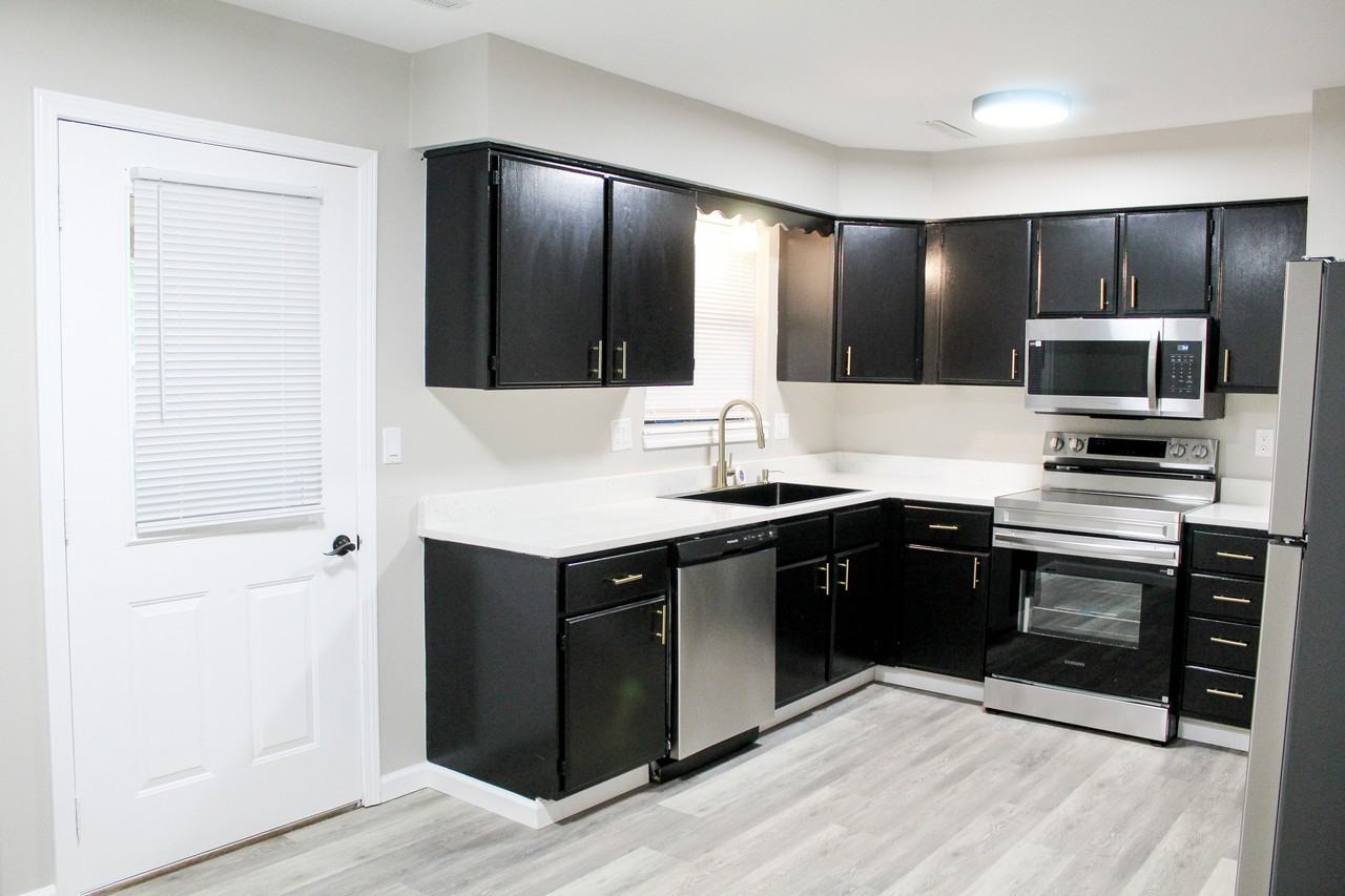 542 N Glacier Dr #1 - Photo 5 of 20