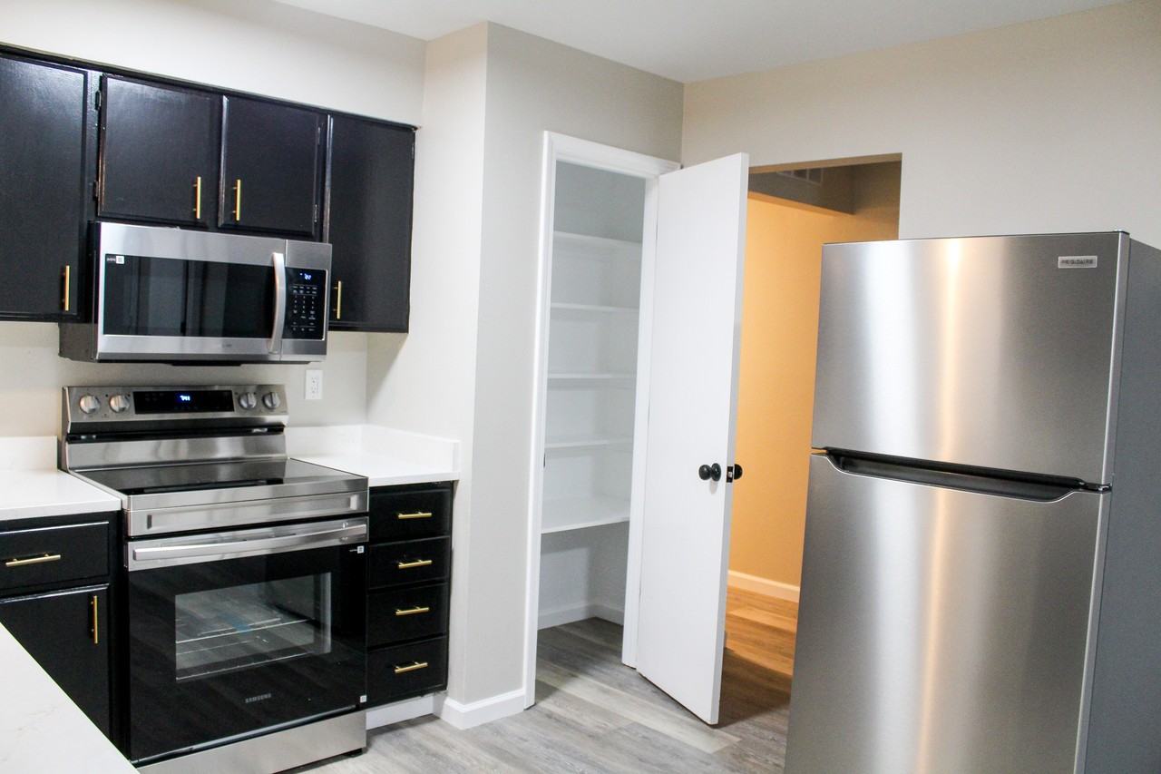 542 N Glacier Dr #1 - Photo 6 of 20