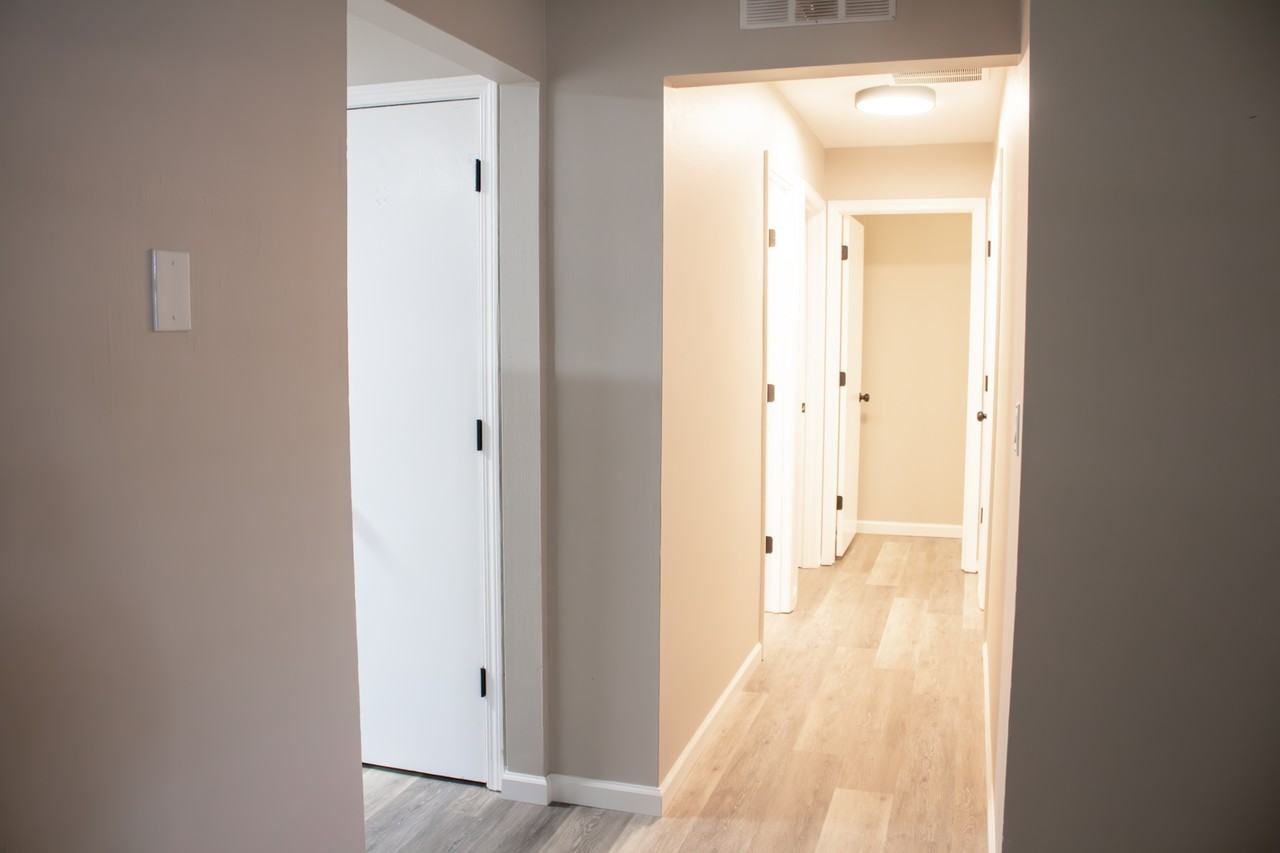 542 N Glacier Dr #1 - Photo 7 of 20