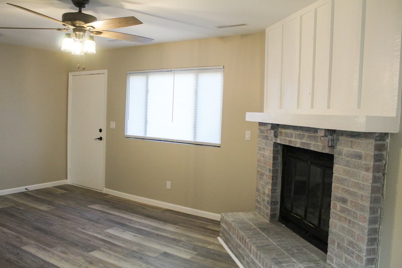 459 N Shiloh Ave #1 - Photo 4 of 20
