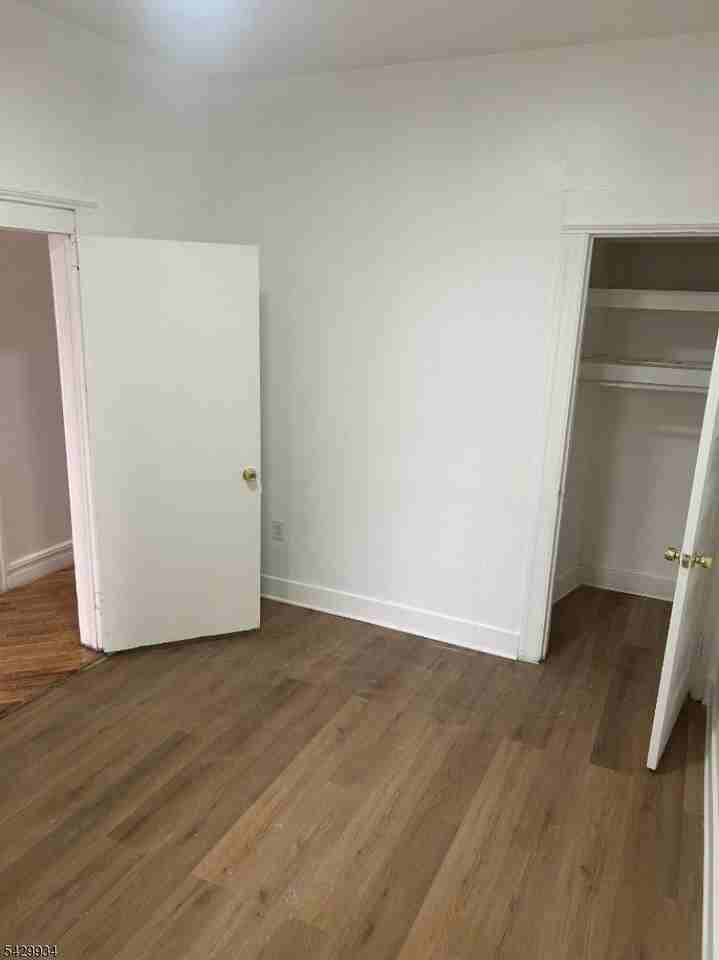 795-797 Summer Ave #1R - Photo 3 of 12
