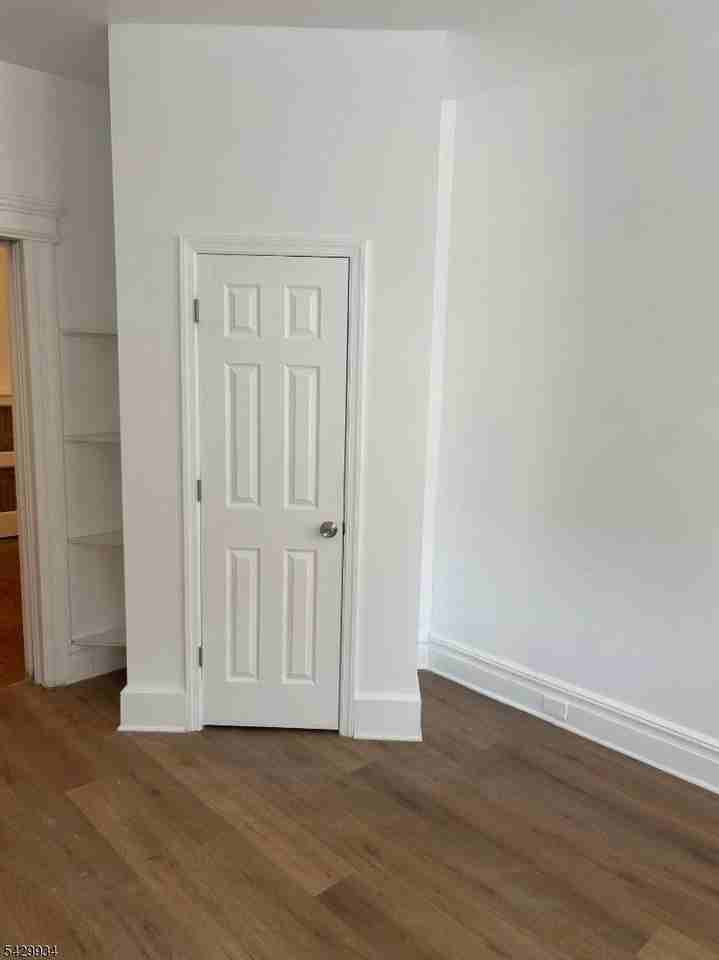 795-797 Summer Ave #1R - Photo 5 of 12