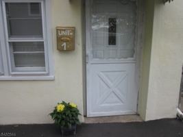 featured image of 16 Shunpike Rd