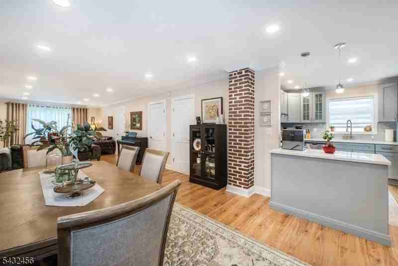 57 Marsellus Pl #2 - Photo 2 of 10