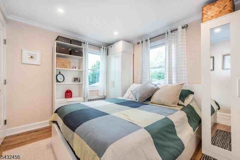 57 Marsellus Pl #2 - Photo 5 of 10