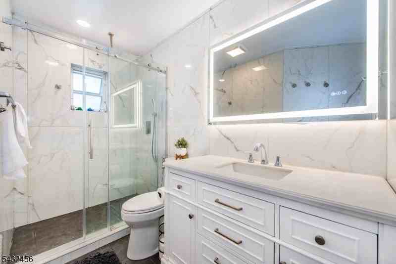 57 Marsellus Pl #2 - Photo 7 of 10