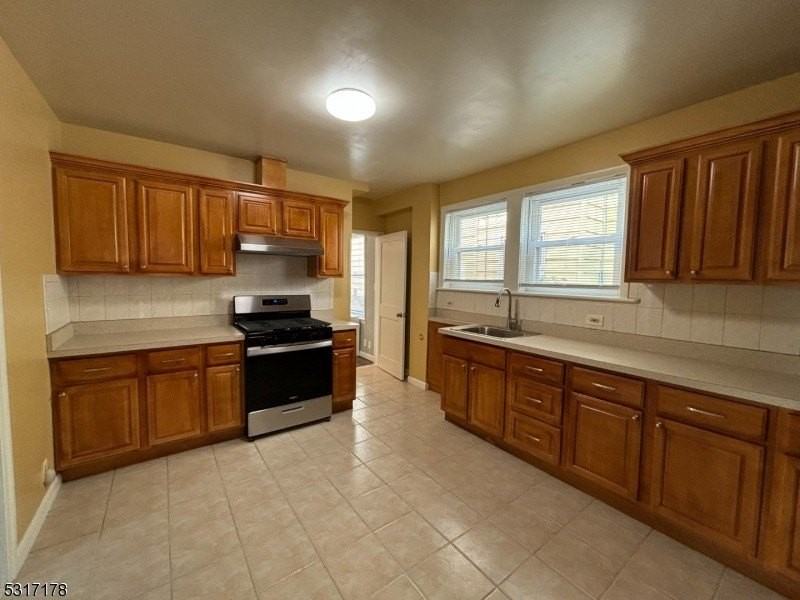 58 Maple Ave - Photo 4 of 13