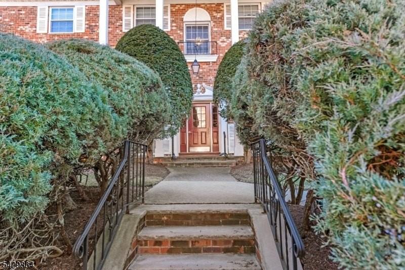 37 Hill St - Photo 7 of 8