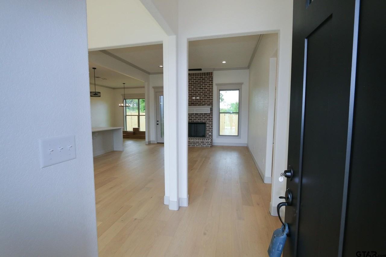 11796 Jayden Ln - Photo 3 of 31